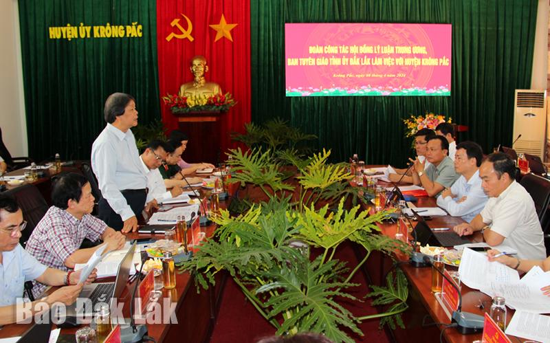 GS.TS Đặng Nguyên Anh, Nguyên Phó Chủ tịch Viện Hàn lâm Khoa học xã hội Việt Nam phát biểu tại buổi làm việc.