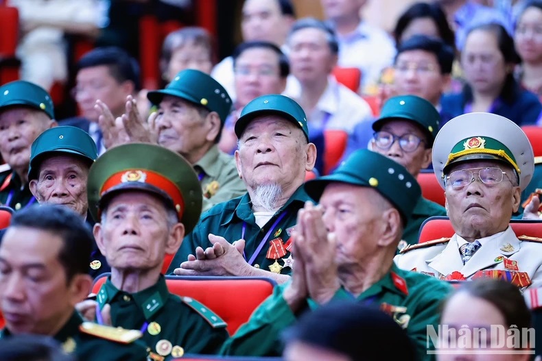 Các cựu chiến binh Chiến dịch Điện Biên Phủ tại sự kiện. Ảnh: NhânDân
