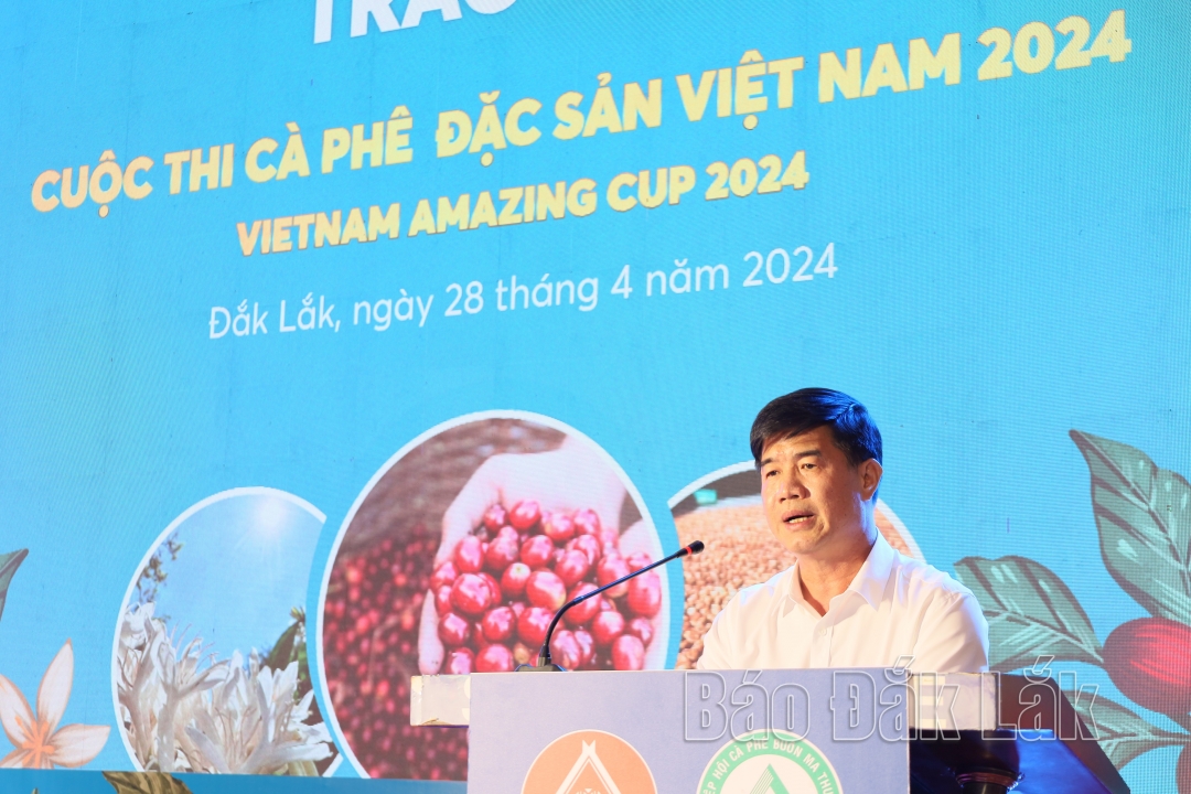 Phó Chủ tịch UBND tỉnh Nguyễn Thiên Văn phát biểu tại Lễ trao giải