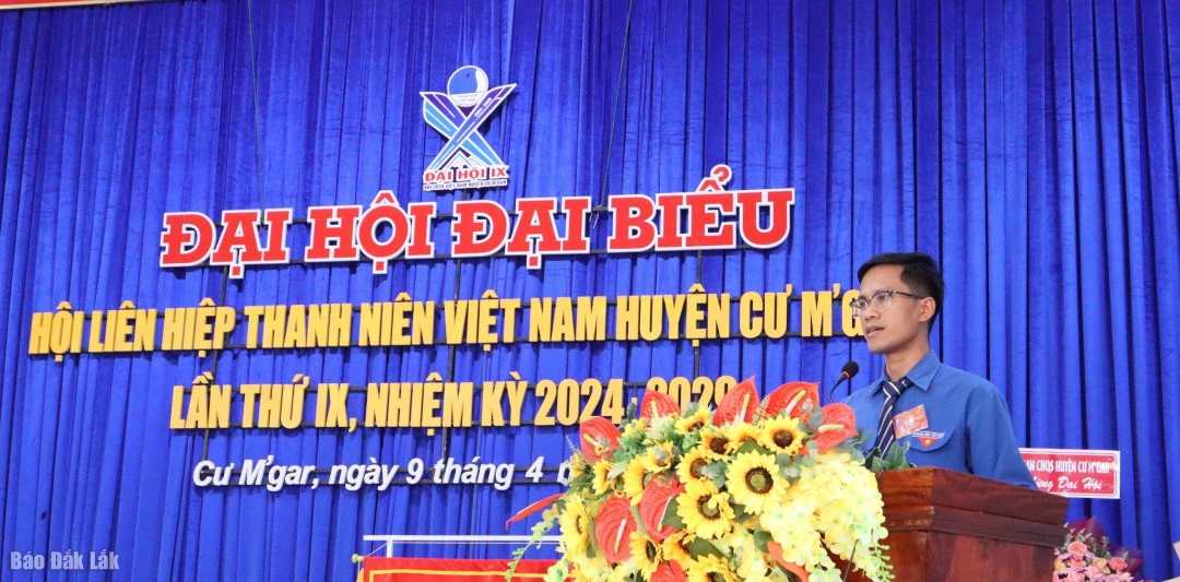 Chủ tịch Hội LHTN Việt Nam tỉnh Y Lê Pas Tơr phát biểu chỉ đạo Đại hội.