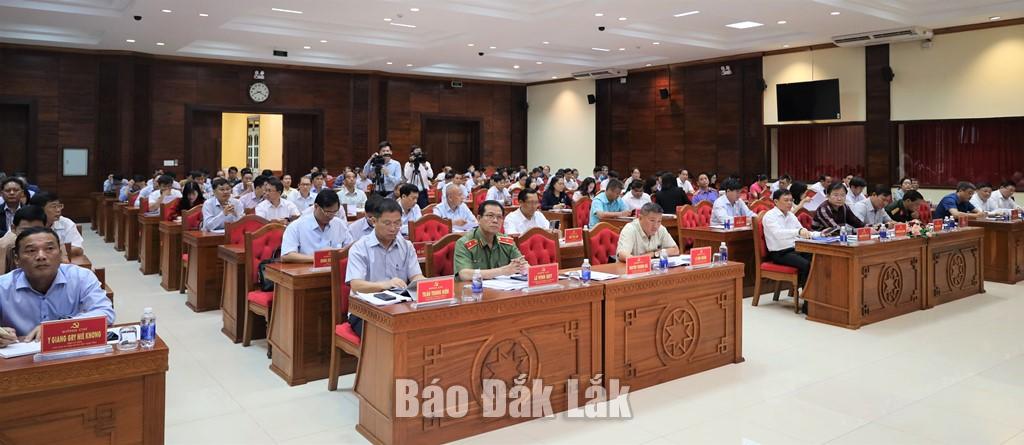 Các đại biểu tham dự hội nghị.
