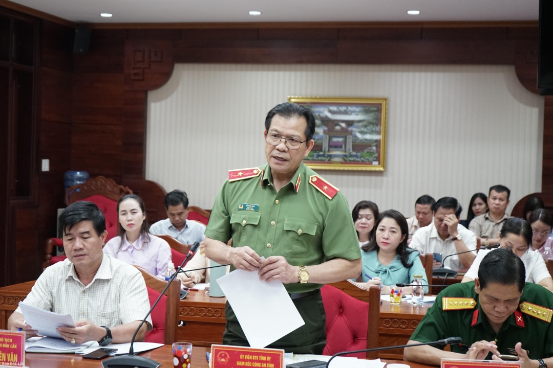 Giám đốc Công an tỉnh Lê Vinh Quy  chia sẻ kinh nghiệm triển khai hỗ trợ xóa nhà tạm, nhà dột nát