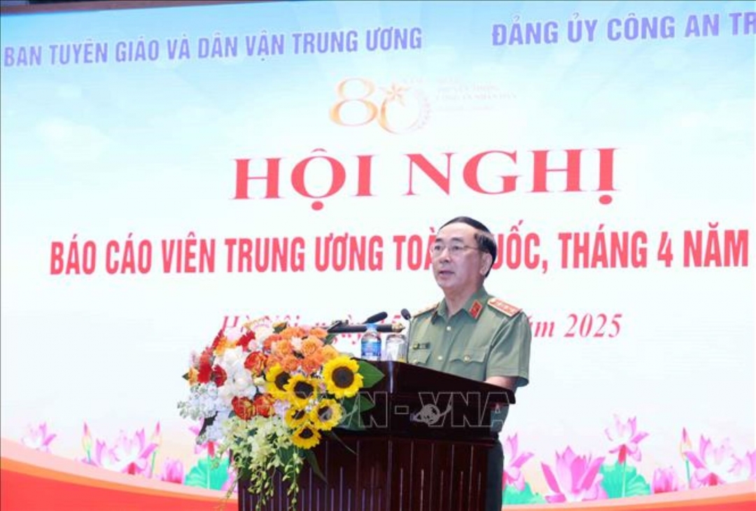 Thượng tướng Trần Quốc Tỏ, Ủy viên Trung ương Đảng, Phó Bí thư Đảng uỷ Công an Trung ương, Thứ trưởng Bộ Công an phát biểu khai mạc hội nghị. Ảnh TTXVN