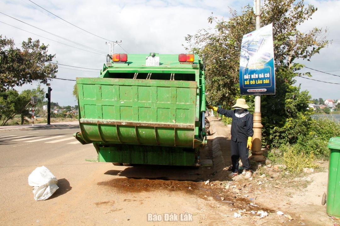 Phương tiện vận chuyển rác thải sinh hoạt trên địa bàn tỉnh.