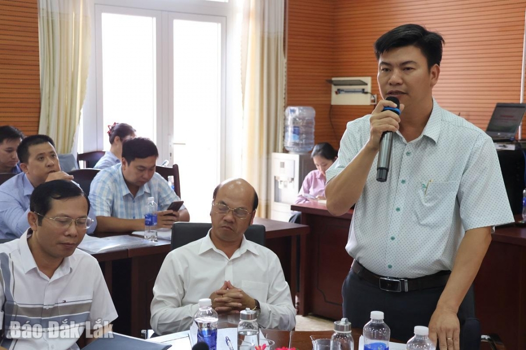Đại biểu trình bày ý kiến 