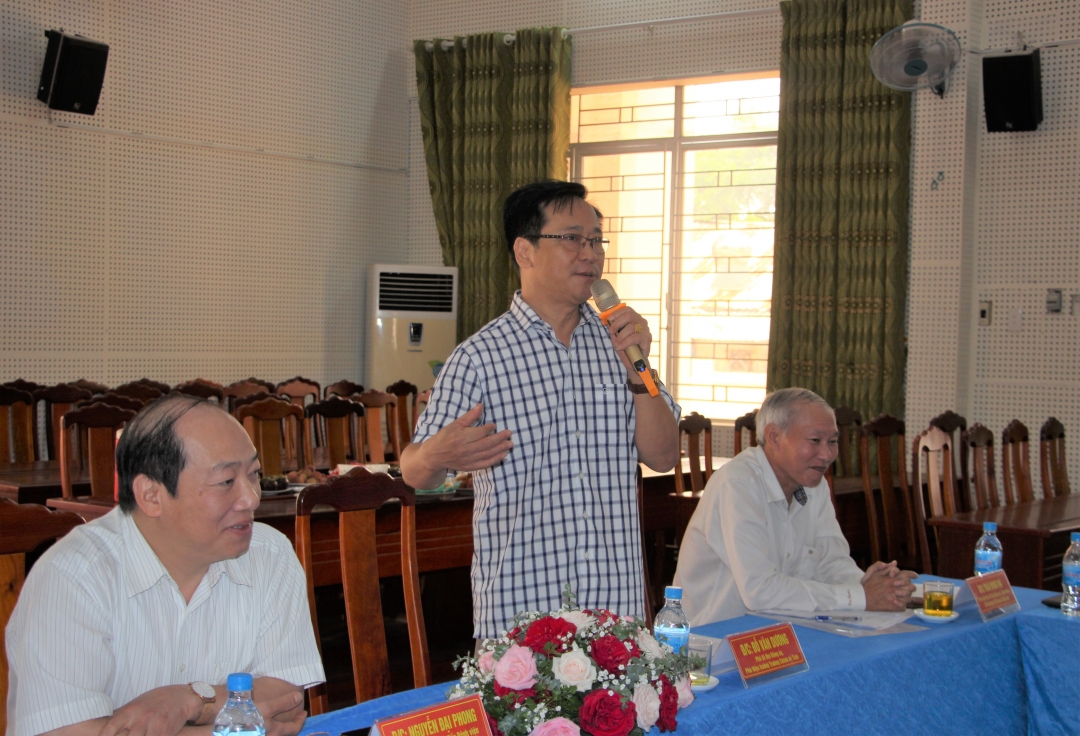 Đồng chí Đỗ Văn Dương, Phó Bí thư Đảng ủy, Phó Hiệu trưởng Trường Chính trị tham gia ý kiến tại buổi khảo sát.