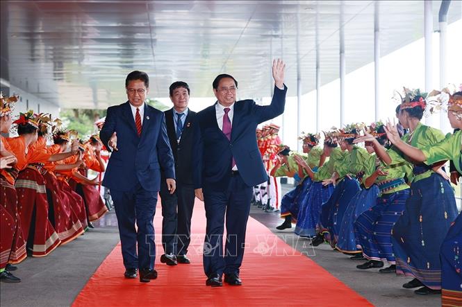 Lễ đón Thủ tướng Phạm Minh Chính tại Labuan Bajo, Indonesia. Ảnh: TTXVN