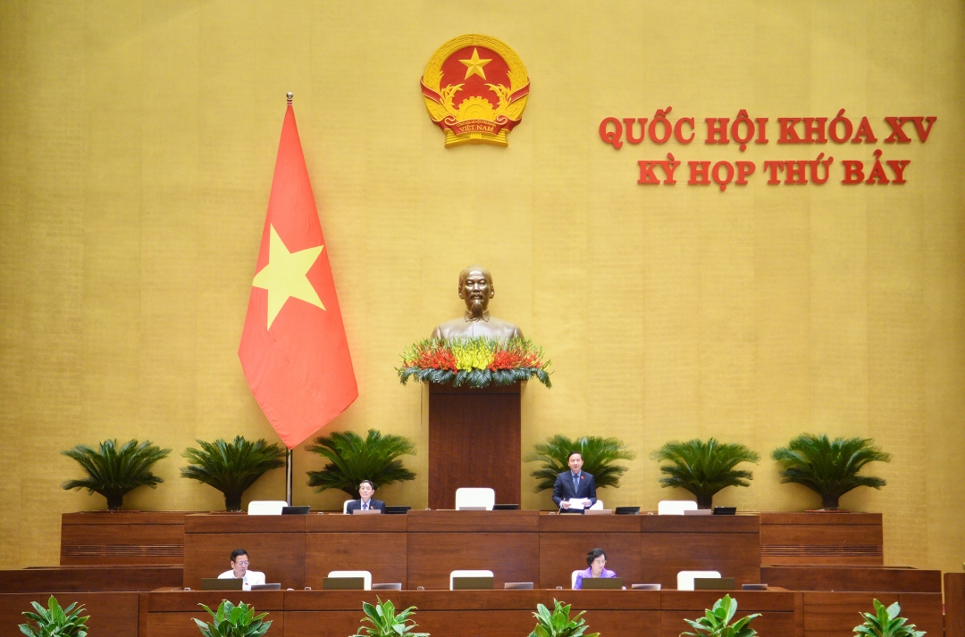 Phó Chủ tịch Quốc hội Nguyễn Khắc Định điều hành thảo luận. Ảnh: quochoi.vn