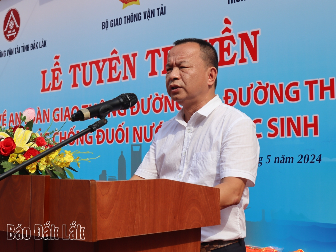 Phó Vụ trưởng Vụ Vận tải Nguyễn Công Bằng phát biểu tại buổi lễ tuyên truyền.