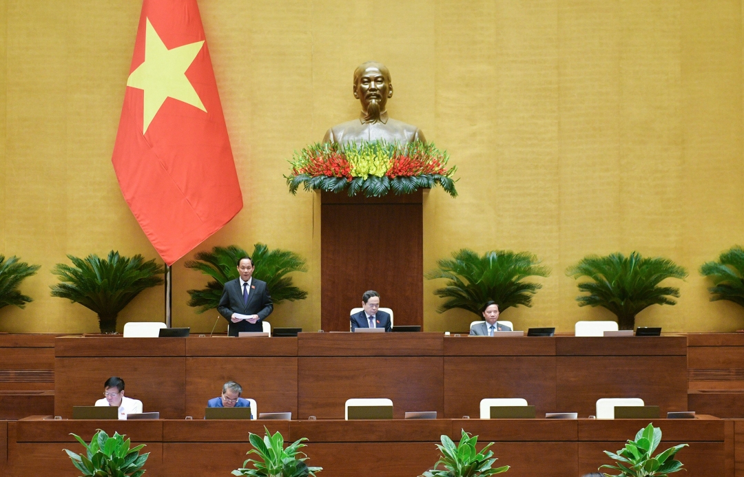 Phó Chủ tịch Quốc hội, Thượng tướng Trần Quang Phương điều hành phiên làm việc. Ảnh: quochoi.vn