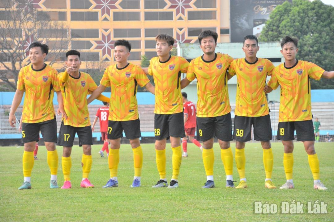 Hy vọng Câu lạc bộ Bóng đá Đắk Lắk sẽ hoàn thành mục tiêu, giành 3 điểm trước Trẻ SHB Đà Nẵng.