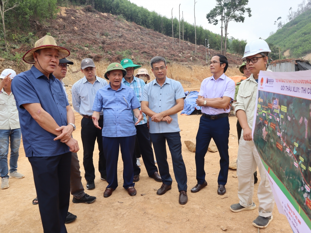Đoàn giám sát HĐND tỉnh khảo sát thực tế Dự án cao tốc Khánh Hòa - Buôn Ma Thuột đoạn qua địa bàn huyện MDrắk.