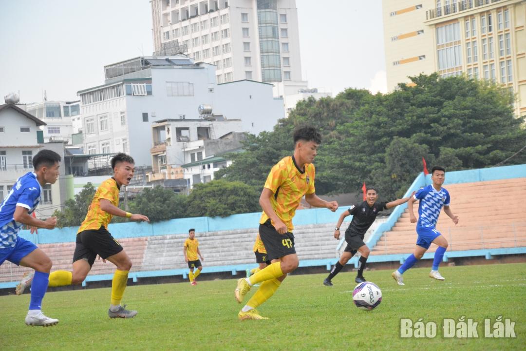 Hy vọng chân sút Hoàng Xuân Phú, cầu thủ đã ghi bàn ở trận lượt đi gặp Tây Nguyên Gia Lai cùng các đồng đội giành trọn 3 điểm trong trận lượt về.