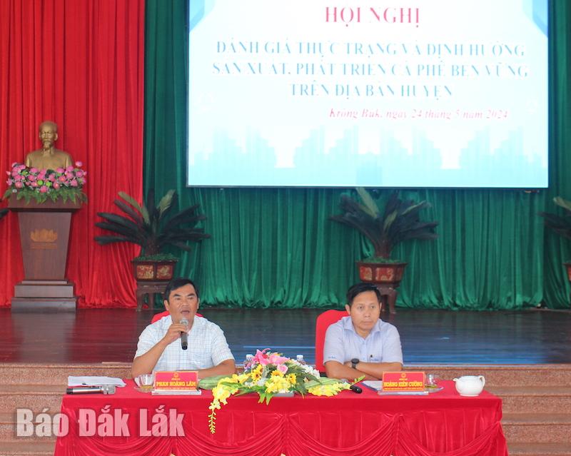 Lãnh đạo UBND huyện Krông Búk chủ trì hội nghị.