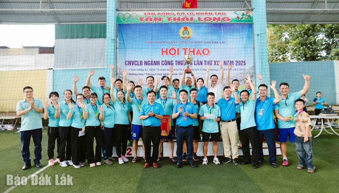 Công ty TNHH MTV Xổ số kiến thiết Đắk Lắk đạt giải Nhất môn bóng đá nam.