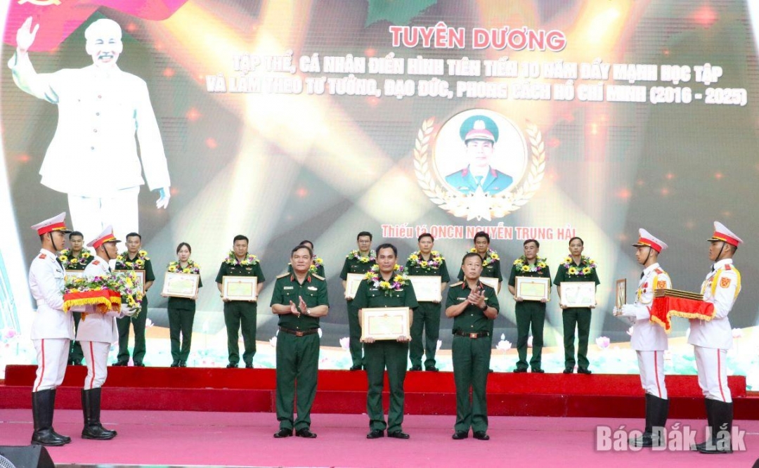 Thiếu tá quân nhân chuyên nghiệp Nguyễn Trung Hải (nhân viên quân sự địa phương, Ban Chỉ huy Quân sự huyện Cư Mgar) 