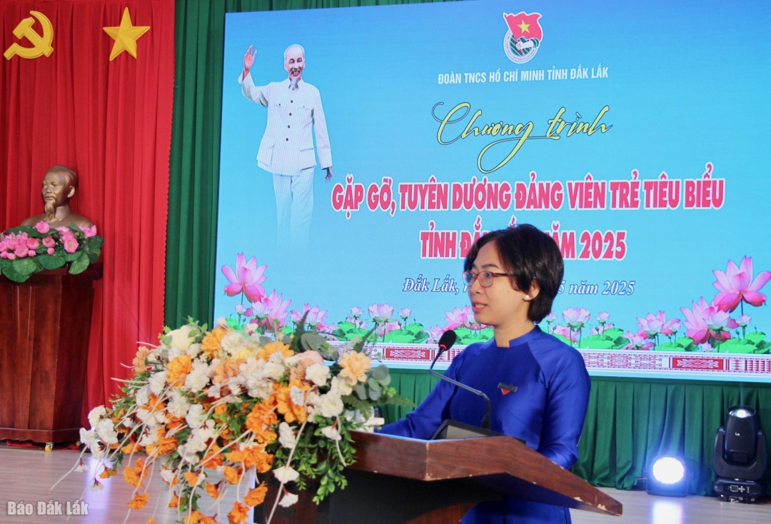 Bí thư Tỉnh Đoàn H Giang Niê phát biểu tại chương trình.