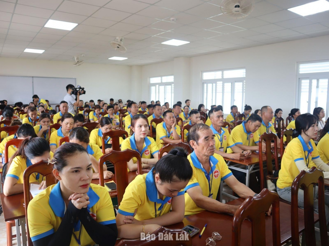 Hơn 200 học viên dự buổi lễ khai mạc kỳ thi sát hạch lái xe ô tô đầu tiên do cơ quan công an tổ chức.