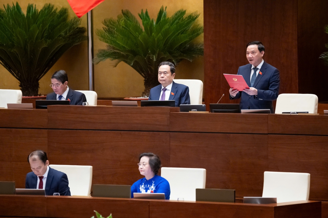 Phó Chủ tịch Quốc hội Nguyễn Khắc Định điều hành phiên làm việc. Ảnh: quochoi.vn