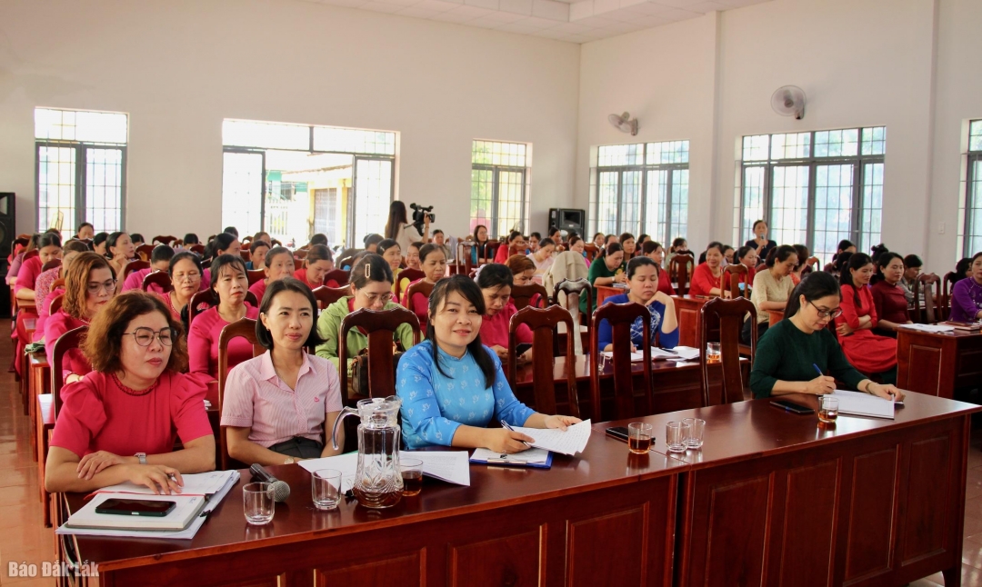 Các đại biểu tham dự hội nghị.