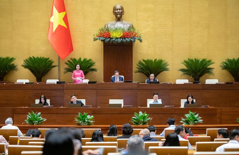 Phó Chủ tịch Quốc hội Nguyễn Thị Thanh điều hành nội dung phiên làm việc. Ảnh: quochoi.vn
