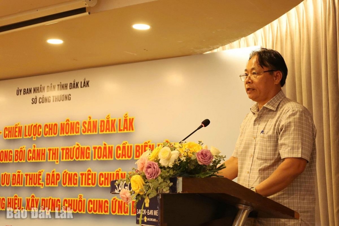 Phó Giám đốc Sở Công Thương Nguyễn Hữu Phúc phát biểu khai mạc hội nghị. 