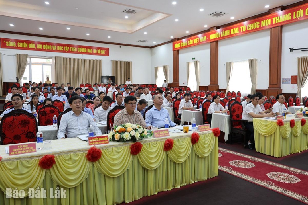 Các đại biểu dự hội nghị.