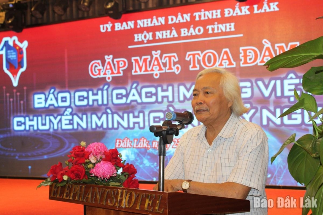 Đại biểu tham gia trao đổi ý kiến.