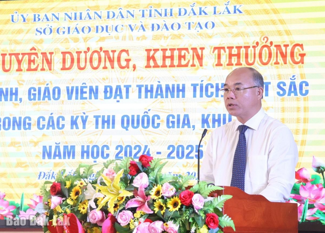 Phó Chủ tịch UBND tỉnh Trương Công Thái phát biểu tại buổi lễ.