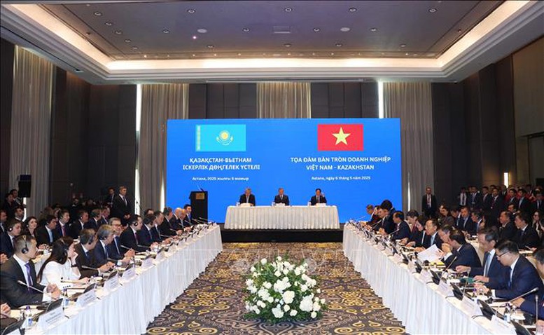 ọa đàm bàn tròn doanh nghiệp Việt Nam - Kazakhstan