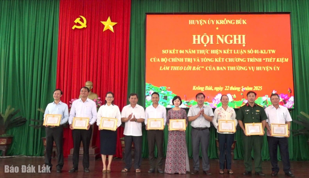 Lãnh đạo huyện Krông Búk