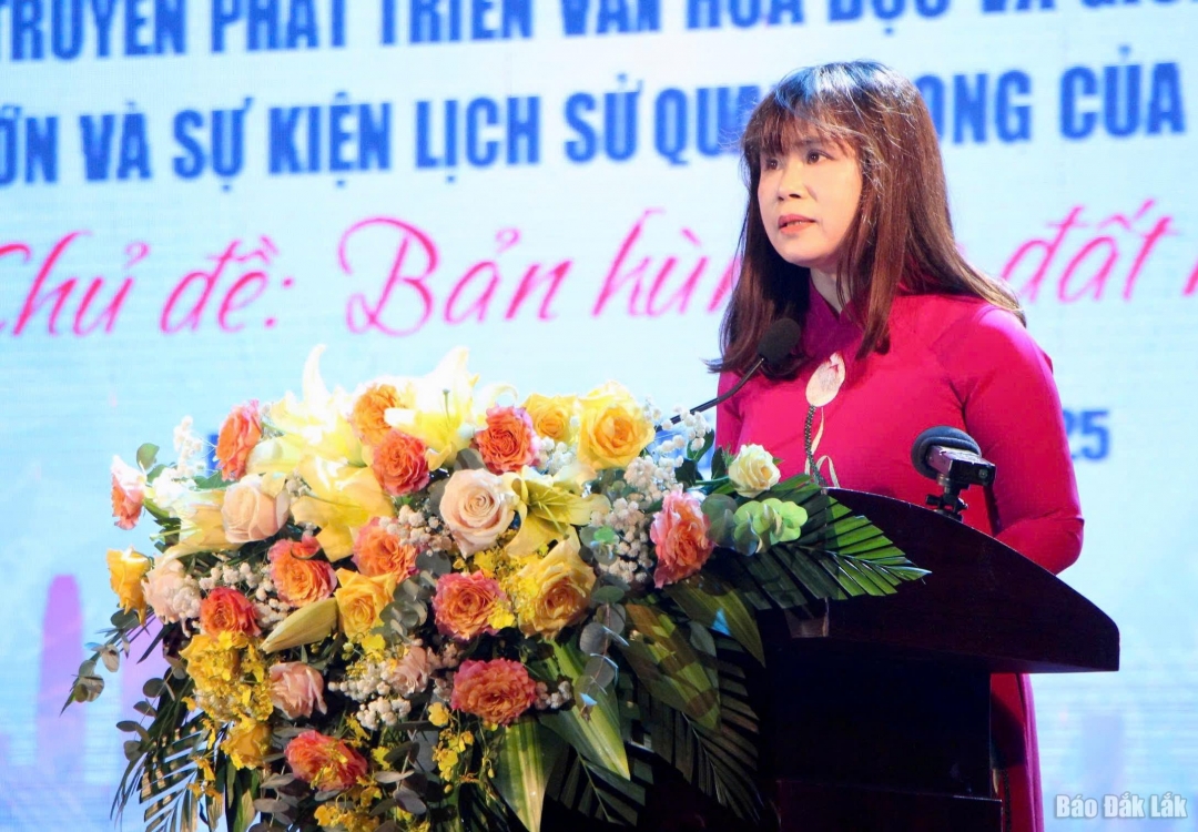 phát biểu khai mạc.