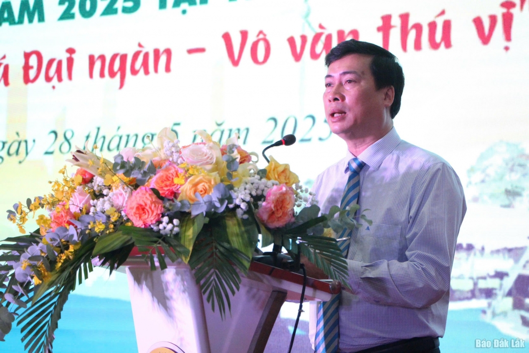 phát biểu khai mạc.