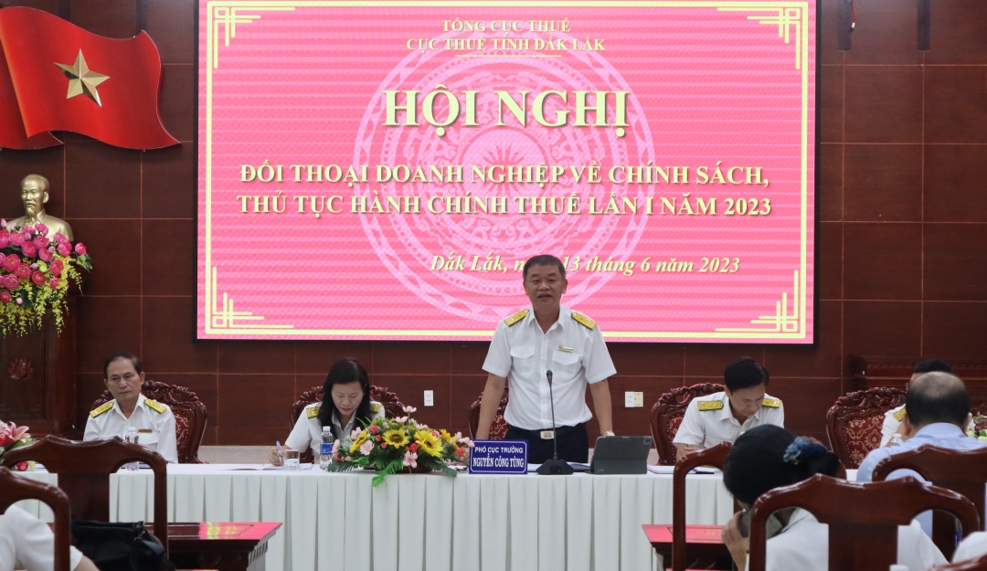 Ông Nguyễn Công Tùng, Phó Cục trưởng Cục Thuế chủ trì buổi đối thoại.