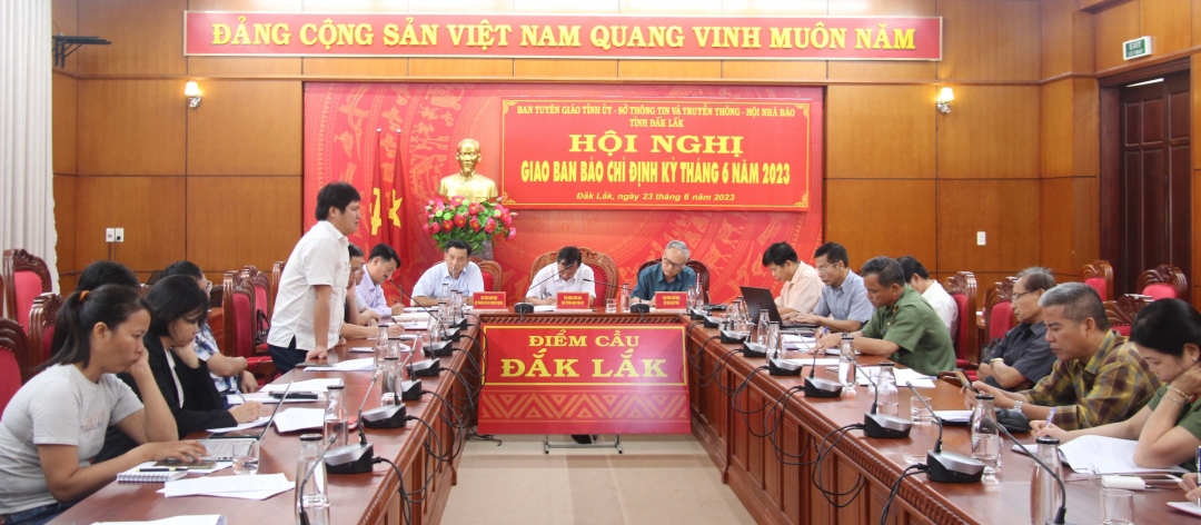 Các đại biểu dự hội nghị