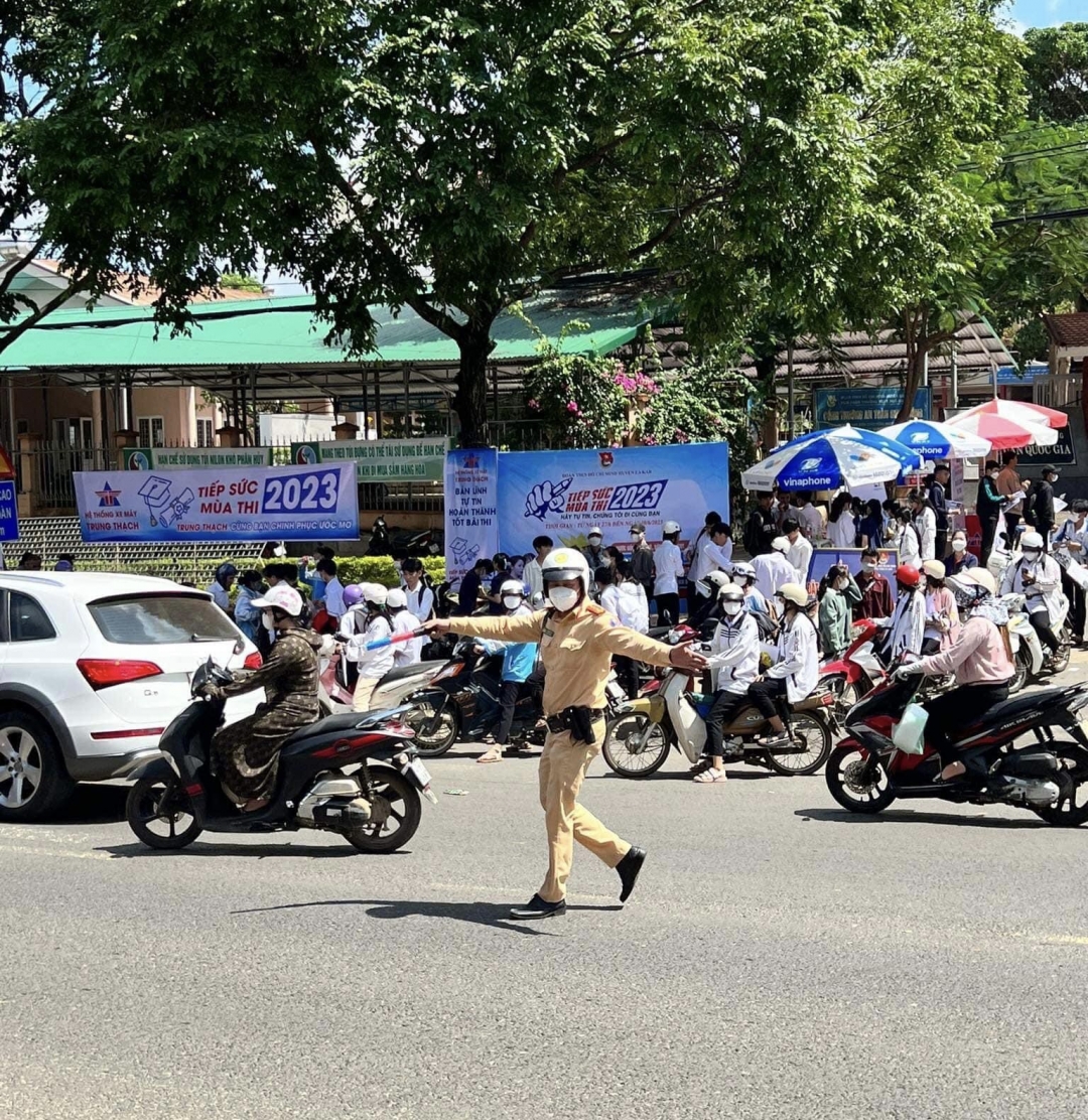 Điều tiết giao thông tại khu vực thi