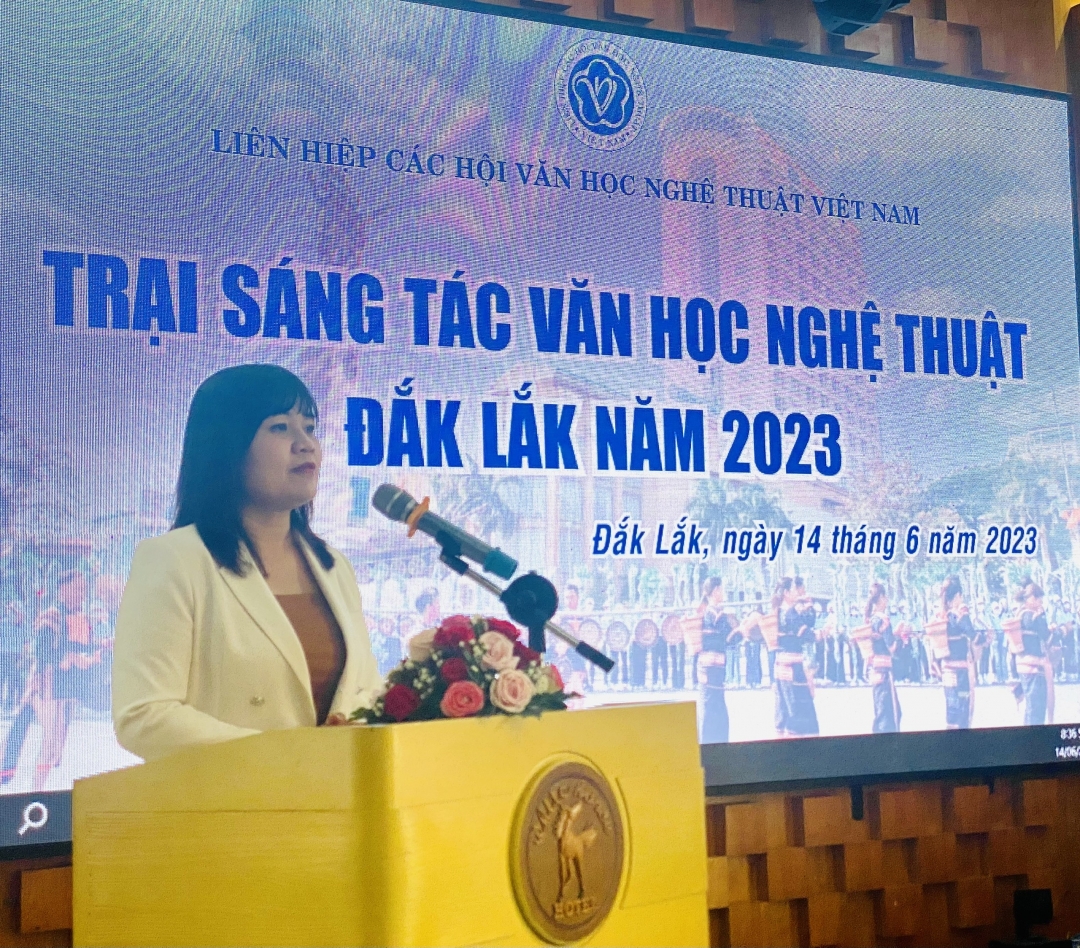 Phó Chủ tịch UBND tỉnh H’Yim Kđoh phát biểu tại buổi khai mạc.