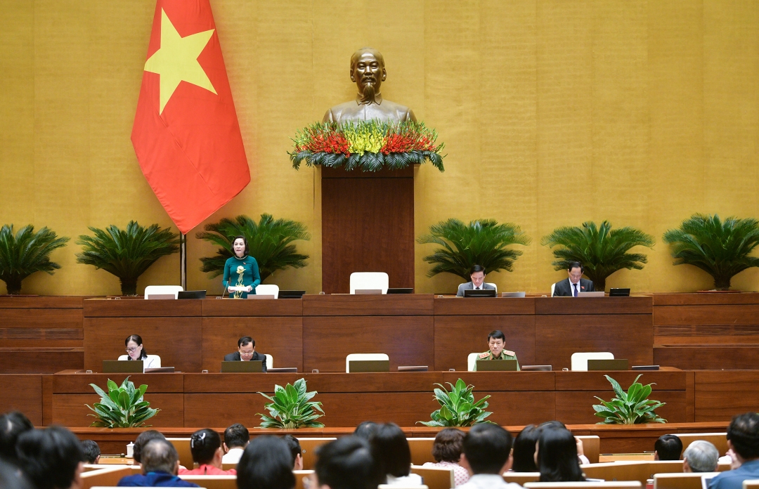 Phó Chủ tịch Quốc hội Nguyễn Thị Thanh điều hành phiên họp. Ảnh: quochoi.vn