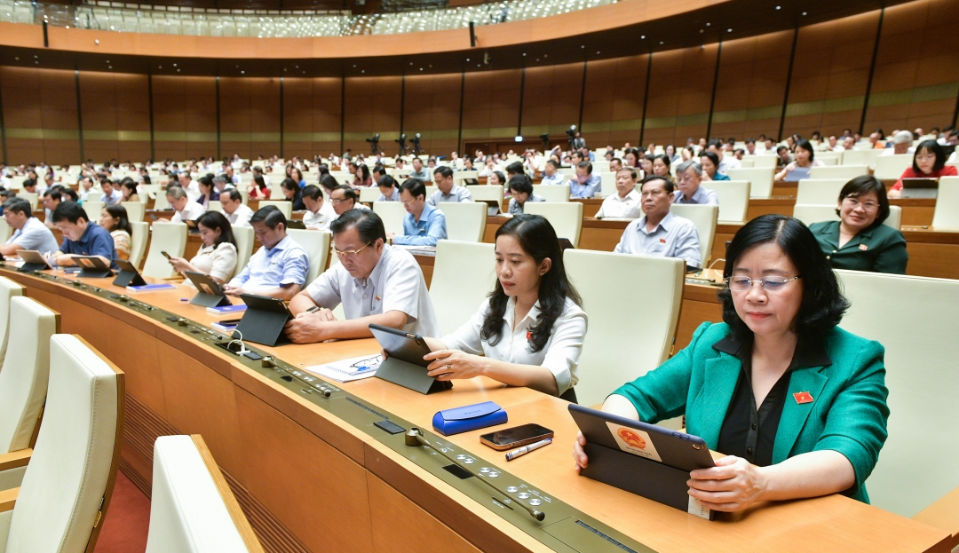 Các đại biểu Quốc hội tỉnh Đắk Lắk tham dự phiên làm việc. Ảnh: quochoi.vn