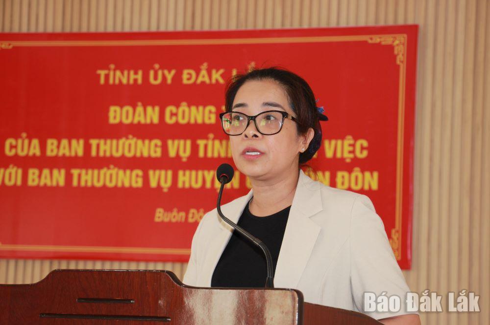 Chủ tịch HĐND tỉnh Huỳnh Thị Chiến Hòa phát biểu tại buổi làm việc.