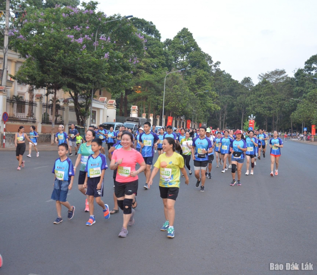 Các vận động viên dự giải việt dã Đắk Lắk marathon 2024, ủng hộ kinh phí tổ chức các hoạt động thiện nguyện. Ảnh minh họa