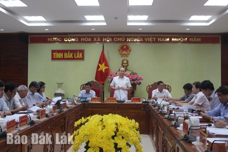 Chủ tịch UBND tỉnh Phạm Ngọc Nghị phát biểu kết luận một số nội dung dự kiến trình tại Kỳ họp HĐND tỉnh sắp tới.