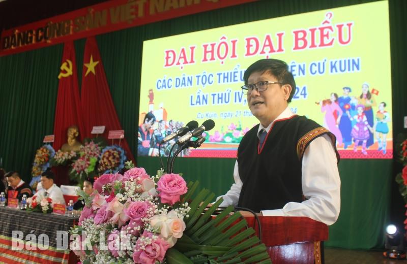 Phó Trưởng Ban Dân tộc tỉnh Lê Ngọc Vinh phát biểu tại Đại hội.