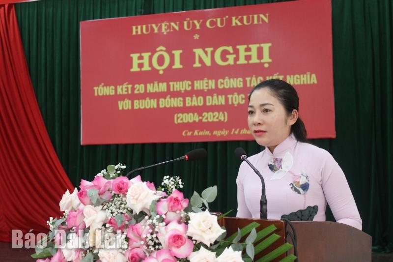 Tỉnh ủy viên, Bí thư Huyện ủy Cư Kuin Phúc Bình Niê Kđăm phát biểu chỉ đạo hội nghị.