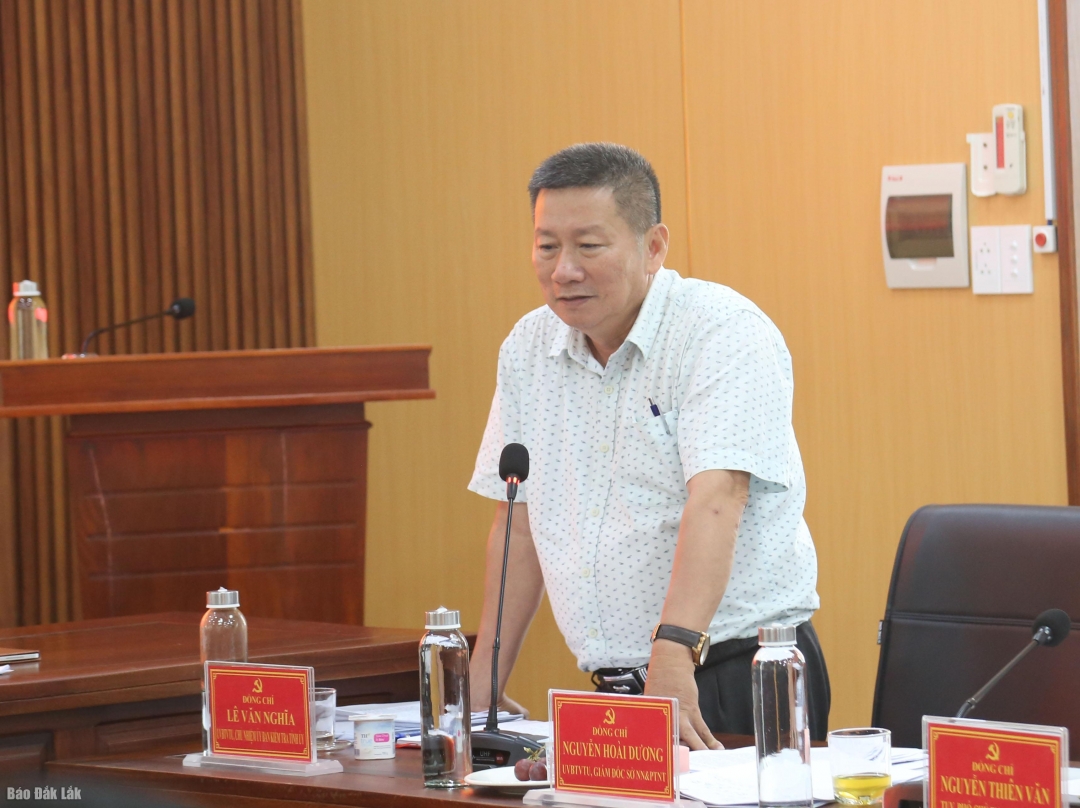 Chủ nhiệm Ủy ban Kiểm tra Tỉnh ủy Lê Văn nghĩa tham gia ý kiến tại buổi làm việc