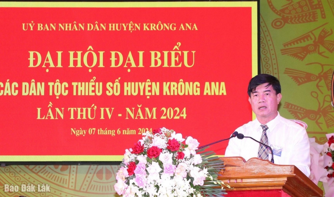Phó Chủ tịch UBND tỉnh Nguyễn Thiên Văn phát biểu tại Đại hội.