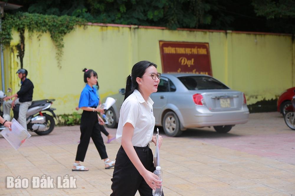 Thí sinh dự thi tại Điểm thi Trường THPT Lắk (huyện Lắk).