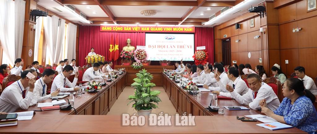Các đại biểu tham dự đại hội.