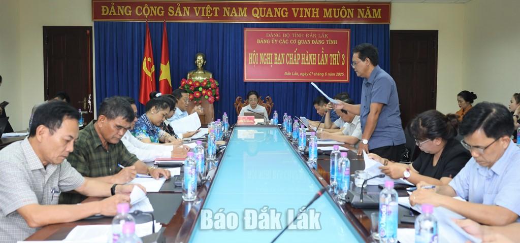 Các đại biểu tham dự hội nghị.
