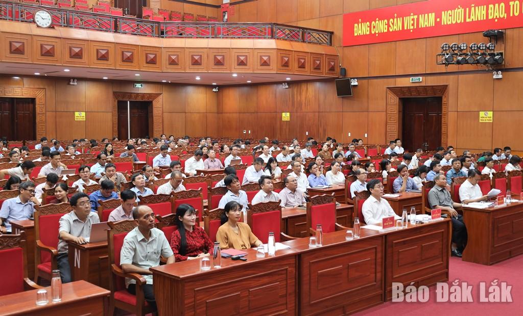 Các đại biểu điểm cầu tỉnh Đắk Lắk tham dự hội nghị trực tuyến sơ kết công tác kiểm tra, giám sát và thi hành kỷ luật của Đảng 6 tháng đầu năm 2025.